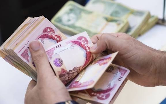من 900 إلى 600 ألف دينار.. "زلزال الرواتب" يضرب حملة الشهادات ومقارنات "مؤلمة" مع لاجئي أوروبا